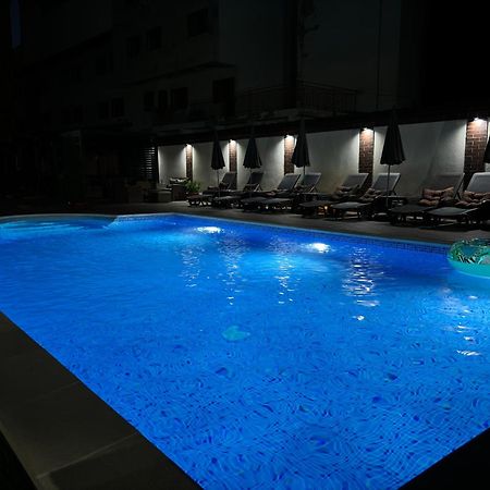 Hotel Rai Trjavna Exteriör bild